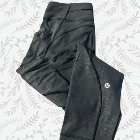 Lululemon Time To Sweat Crop - Picture 2 of 3